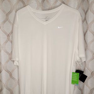 Men's Short Sleeved Nike DriFit V Neck shirt